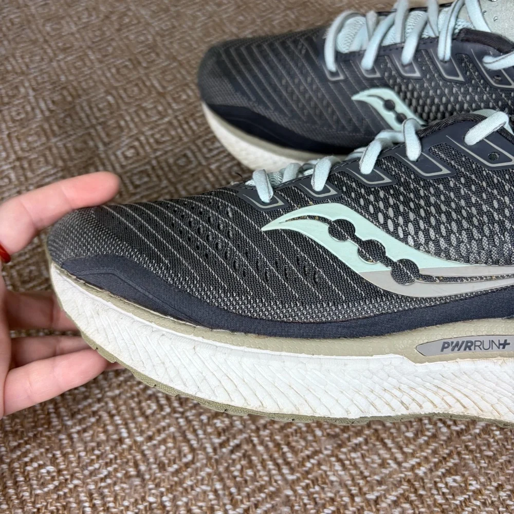Saucony Triump 18 Running Athletic Lace Up Shoes Sz 9W Outdoor Running Gym